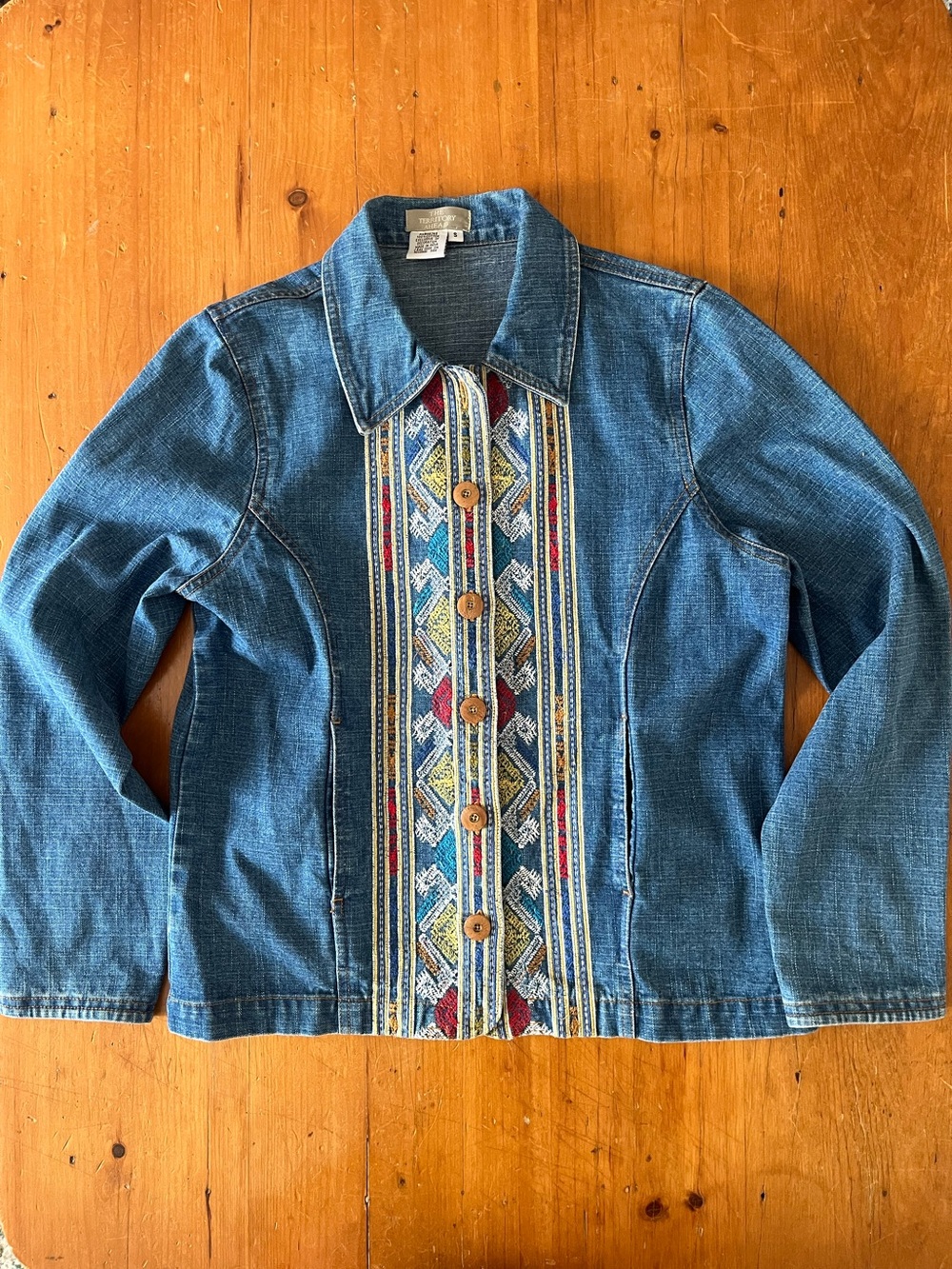 The Territory Ahead Vintage Embroidered Aztec Design Boho Jean Jacket